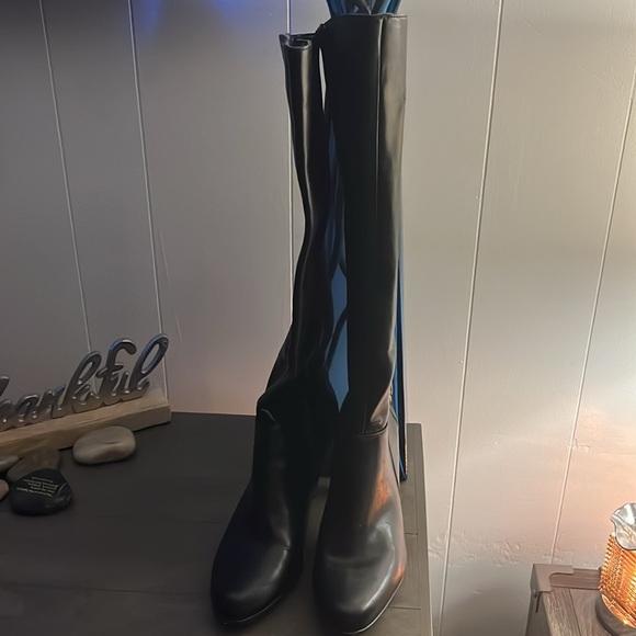 Boots - Picture 2 of 3